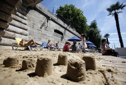 В Париже появляются искусственные пляжи 